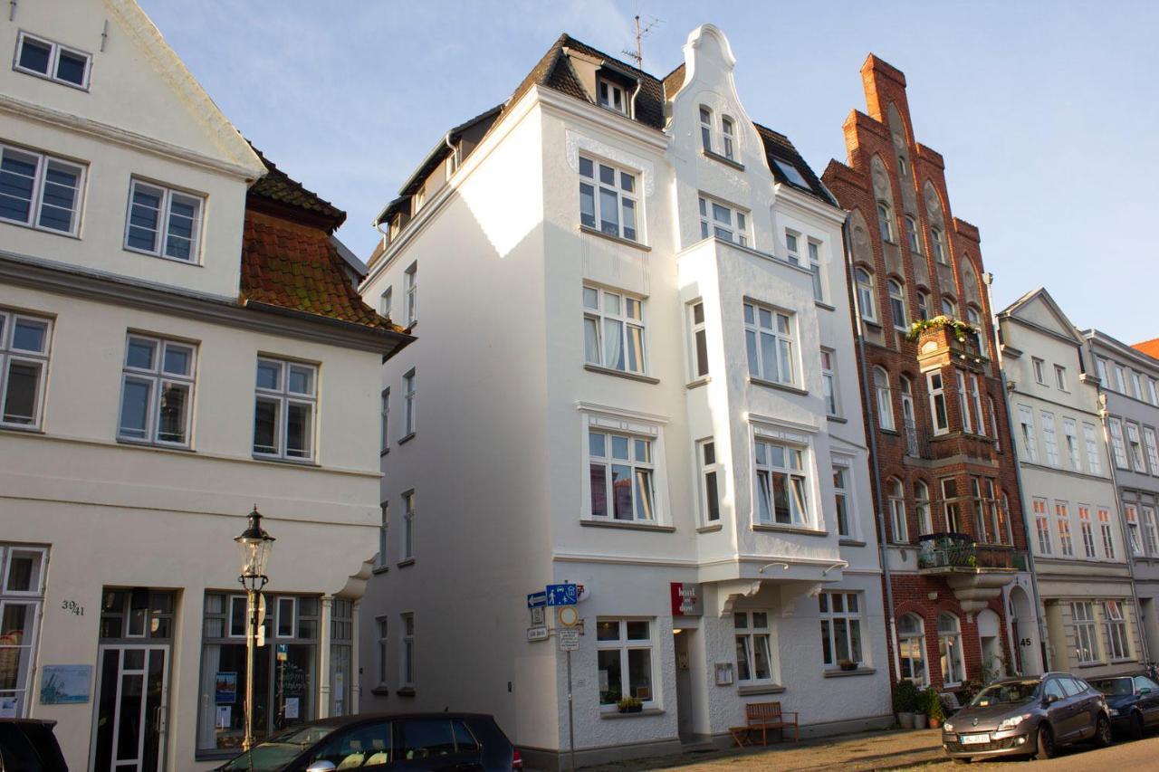 Cvjm Hotel Am Dom Lubeck Bagian luar foto