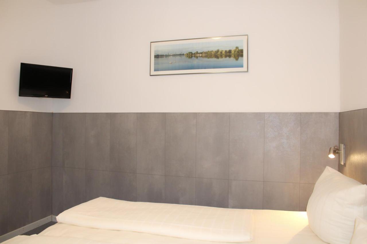 Cvjm Hotel Am Dom Lubeck Bagian luar foto