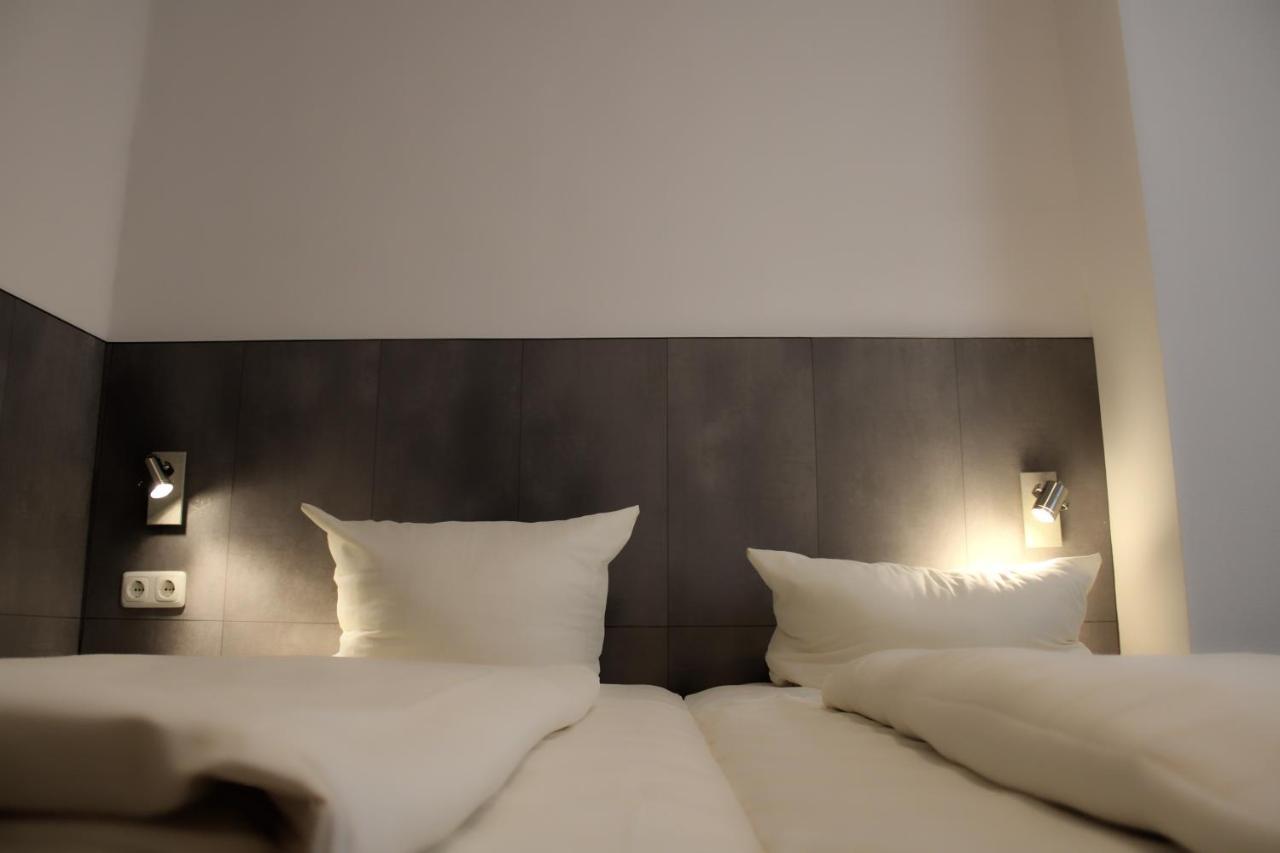Cvjm Hotel Am Dom Lubeck Bagian luar foto