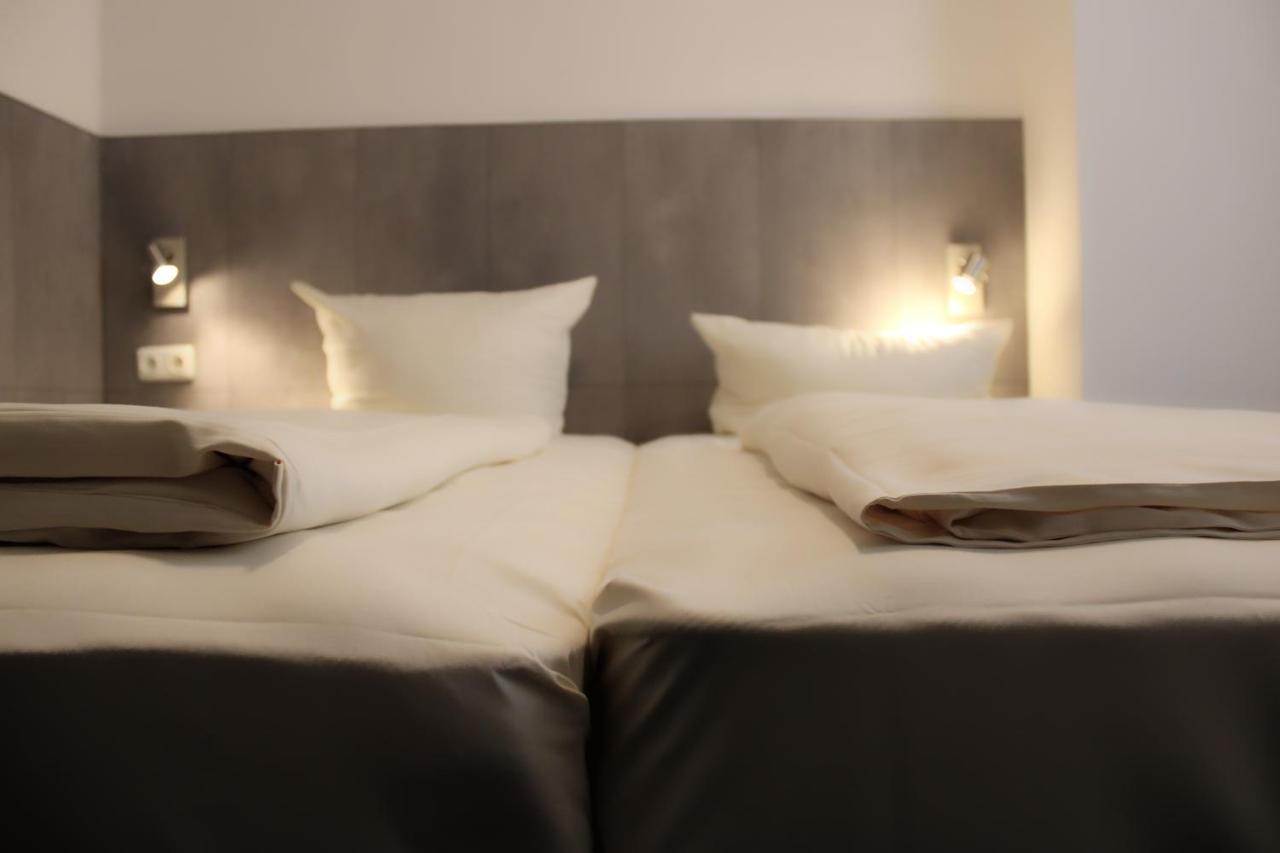Cvjm Hotel Am Dom Lubeck Bagian luar foto