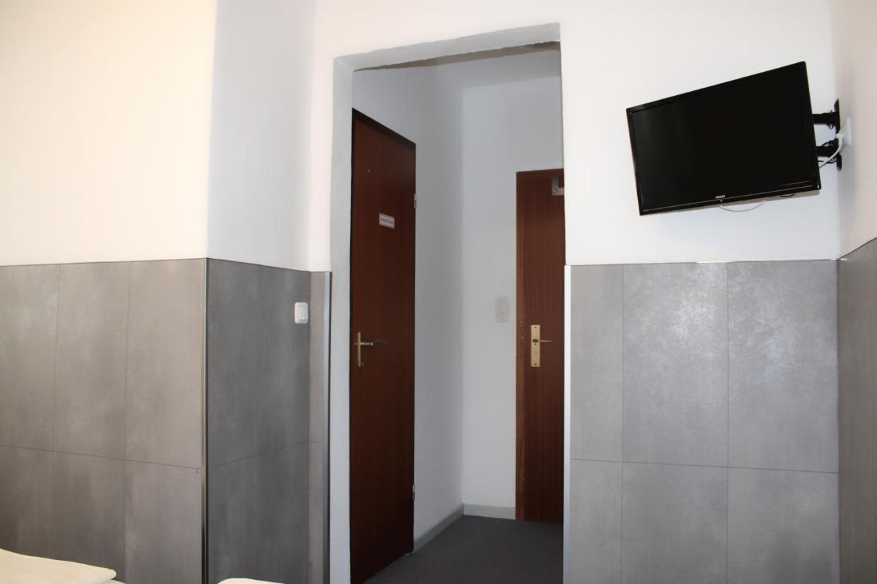 Cvjm Hotel Am Dom Lubeck Bagian luar foto