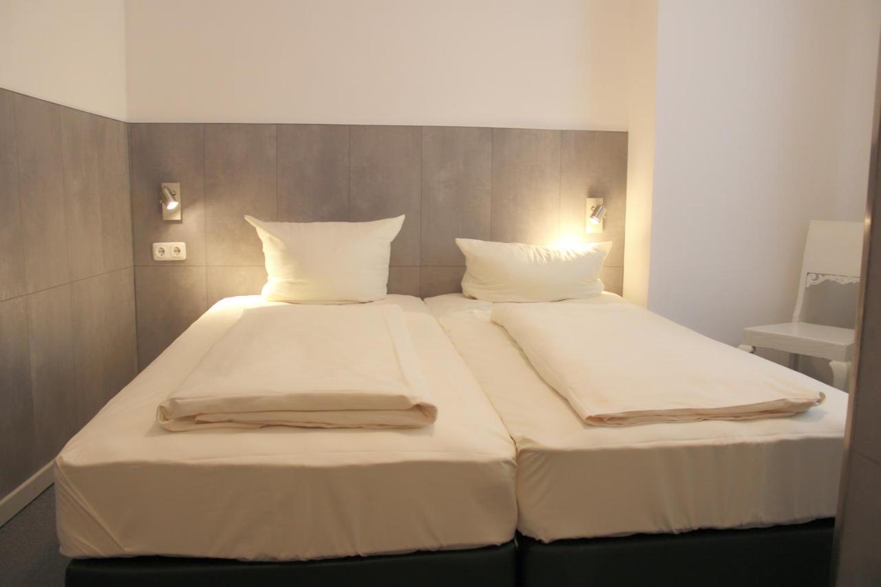 Cvjm Hotel Am Dom Lubeck Bagian luar foto