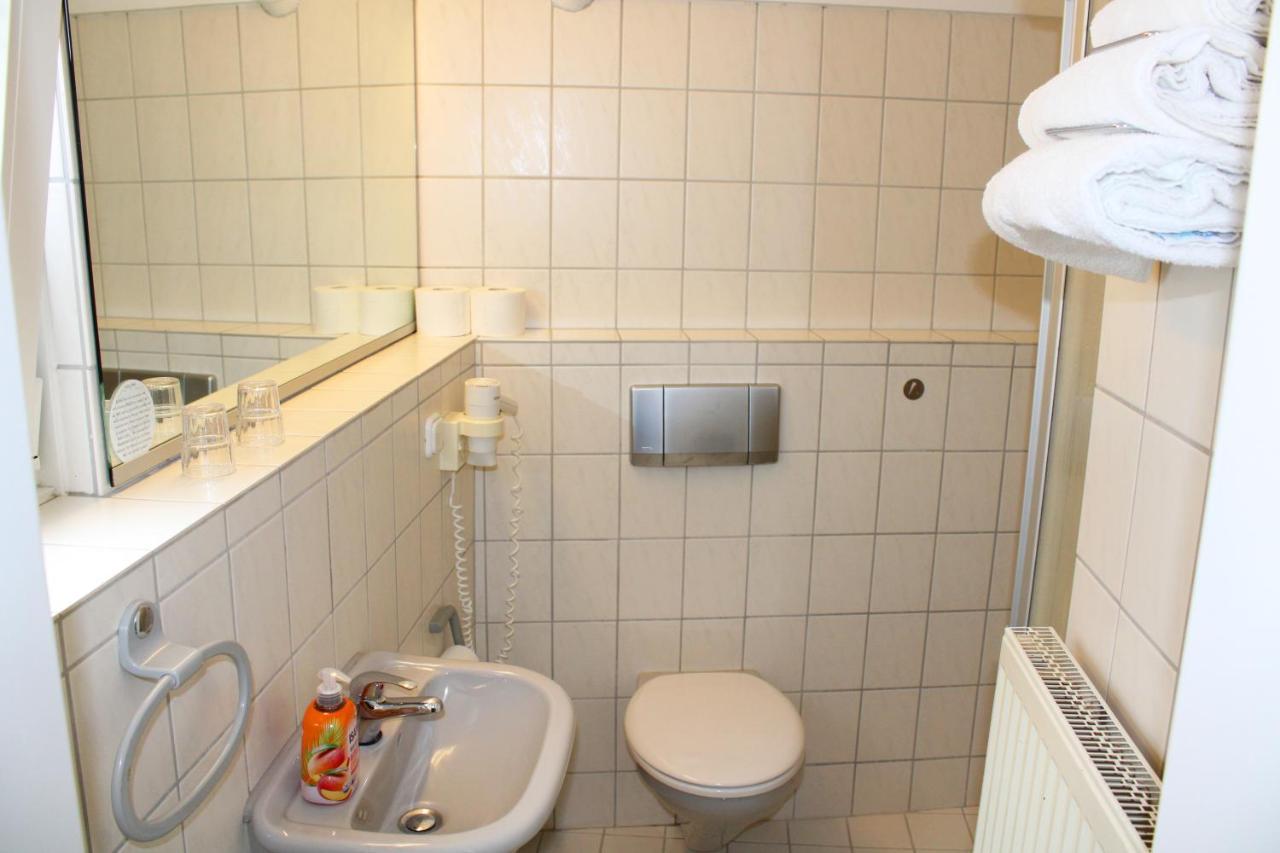 Cvjm Hotel Am Dom Lubeck Bagian luar foto