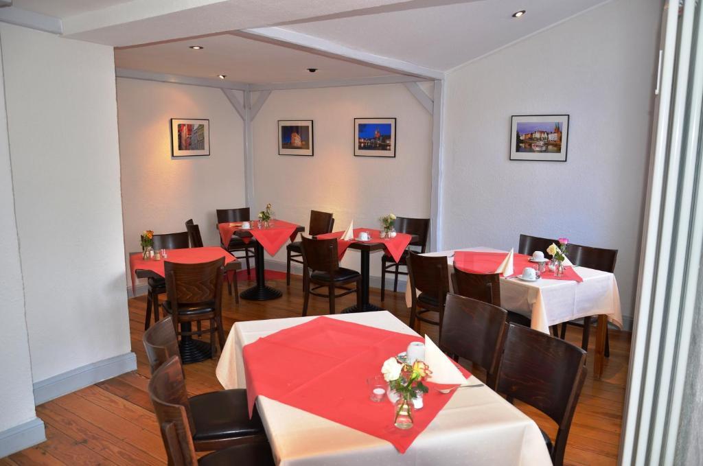 Cvjm Hotel Am Dom Lubeck Bagian luar foto